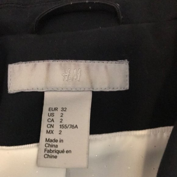 Navy blue blazer. Size 2. - Picture 5 of 5